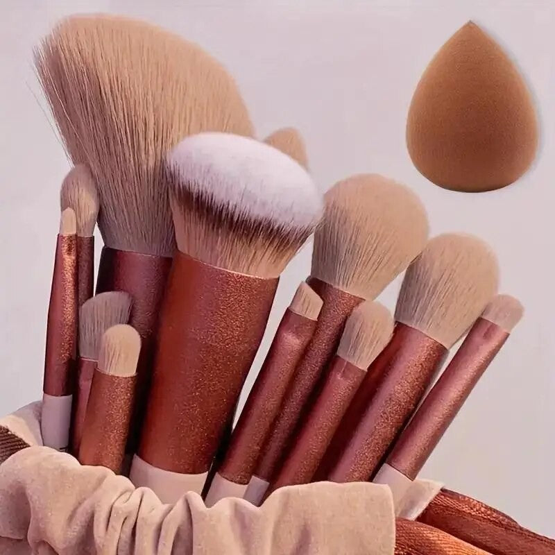 Kit de Pinceis de Maquiagem Profissional - Cerdas Macias para Base, Pó, Sombra e Contorno