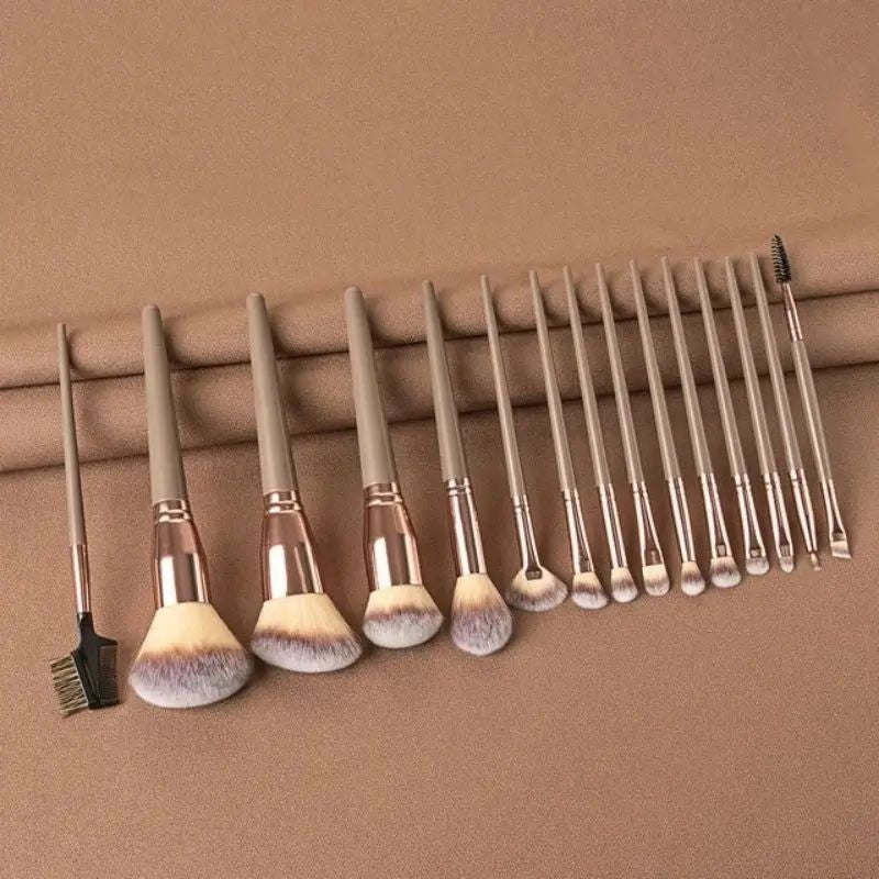 Kit de Pinceis de Maquiagem Profissional - Cerdas Macias para Base, Pó, Sombra e Contorno